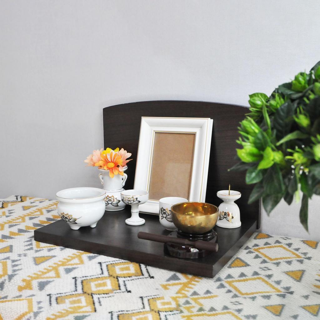 Buddhist altar, open type, memorial stage, natural color, printed veneer, for keeping as a personal memorial.