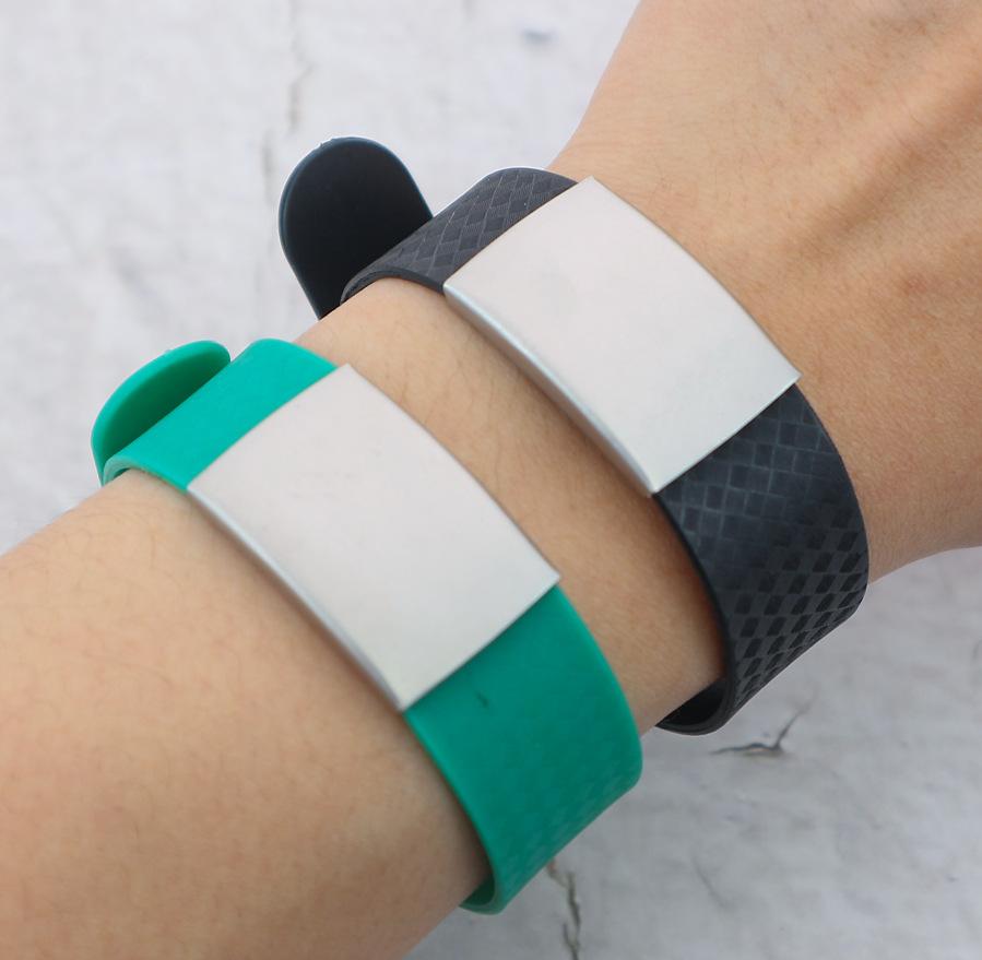 Персонализированный силиконовый мужской браслет с именем на заказ, зеленый, черный, гладкий, гравировка логотипа, браслеты-идентификаторы из нержавеющей стали, подарок, ювелирное изделие