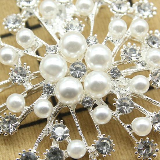 Women Brooch Snowflake Shape Rhinestone Faux Pearl Decor Anti-slip Wear-resistant Suit Coat Collar Hat