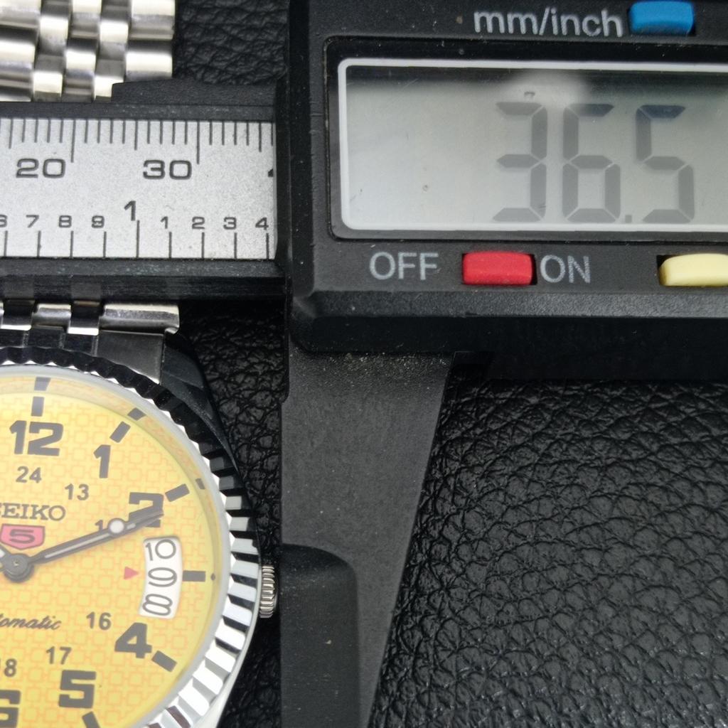 ВИНТАЖНЫЕ АВТОМАТИЧЕСКИЕ SEIKO 5 ВОССТАНОВЛЕННЫЕ ЯПОНСКИЕ МУЖСКИЕ ЧАСЫ С ЖЕЛТЫМ ЦИФЕРБЛАТОМ a444015-1
