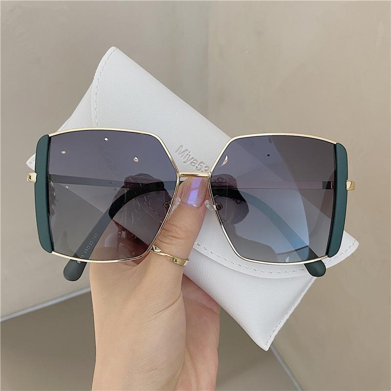 New Fashion Lady Oversize Square Sunglasses Women Glasses Luxurious Sun Glasses Female UV400