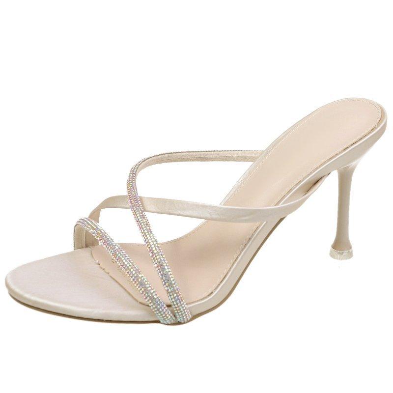 Туфли на высоком каблуке нового стиля, на среднем каблуке, с круглым носком, европейские и американские шлепанцы, сандалии с ремешком и стразами для летней женской носки