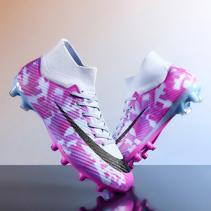 Футбольные бутсы Spike Traction — цепкие, износостойкие, бесшовные футбольные бутсы для тренировок на травяном покрытии и на открытом воздухе