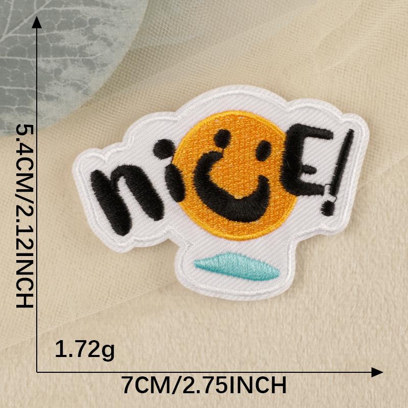Оригинальная мультяшная вышивка в виде смайлика для одежды и головных уборов