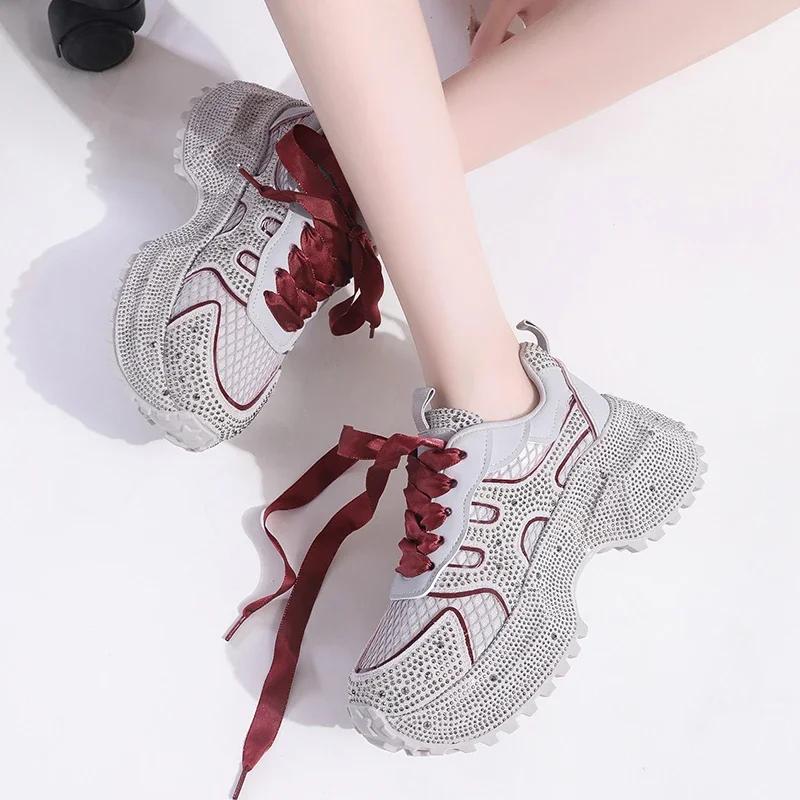 Мода 7см Летние Роскошные Дизайнерские Женские Кроссовки Daddy со Стразами Толстая Подошва Сетка Розовые Милые Женские Тенниски на Платформе Весна