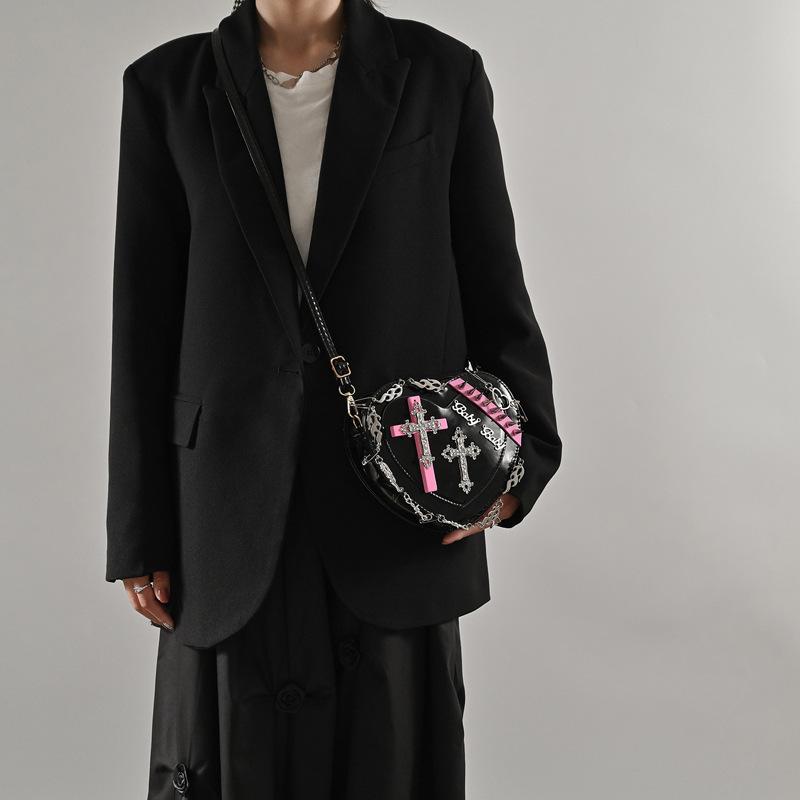 Готическая женская сумка новая крестовая темная сумка Spice girl в форме сердца персонализированная заклепочная сумка в стиле панк