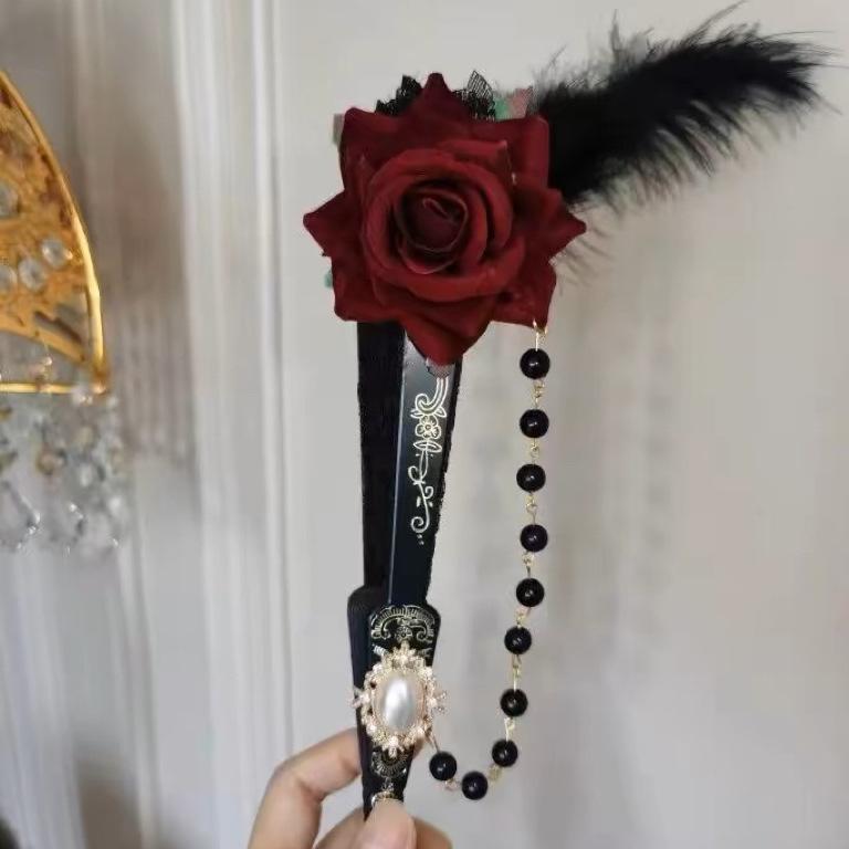 Лолита перо роза складной веер Лолита европейский ретро рельеф бронзовый цветок свадьба чай вечеринка футболка темный готический стиль