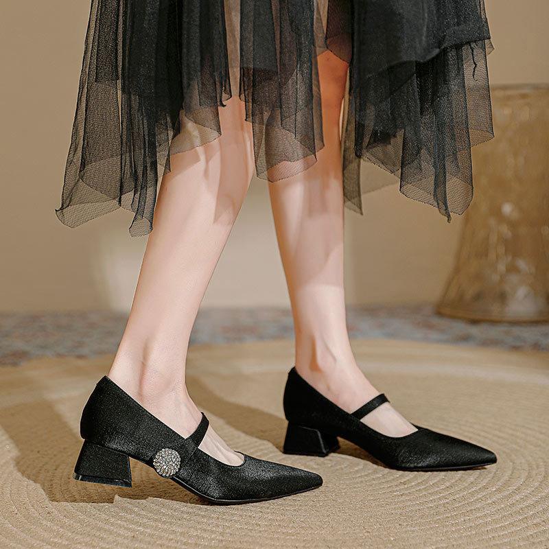 Pointed high heels are not tired of feet, new red wedding shoes in spring 2025, magic buckle strap thick heel Mary Jane single shoes