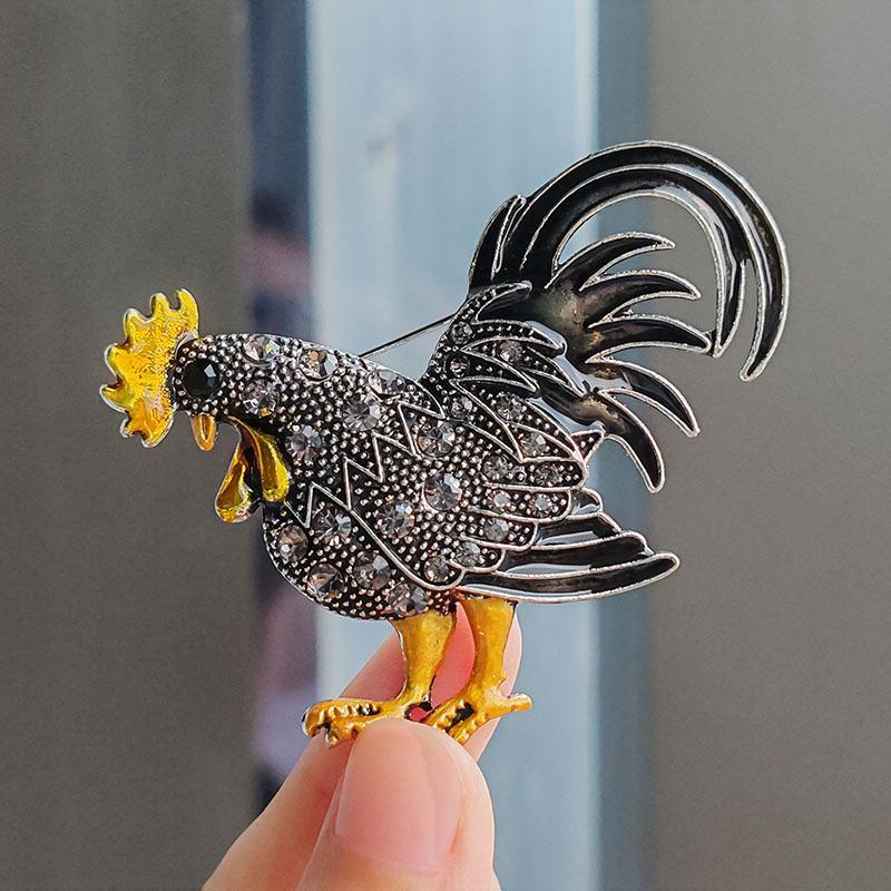 Manufacturer direct sales personalized retro rooster brooch animal cartoon brooch wholesale versatile clothing brooch