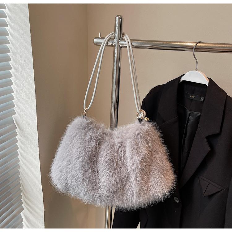 2025 новая модная осенне-зимняя плюшевая сумка, универсальная, большой вместимости, подмышечная женская сумка, корейская версия, нишевая наплечная сумка-мессенджер