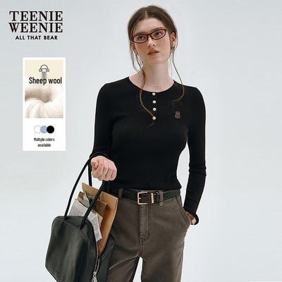 Женский вязаный свитер с круглым вырезом