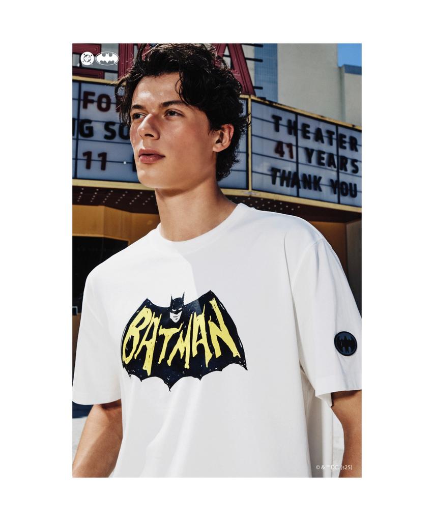 Goldeunbeeo (ИЛИ)(Золотой Медведь X Бэтмен) Футболка с графическим принтом Batman, с короткими рукавами, с круглым вырезом G4Taw25021Whx