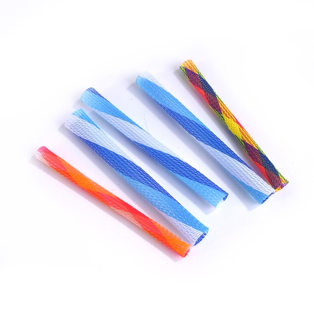 Новые трансграничные комиксы: Товары для домашних животных, игрушки для кошек, жевательные игрушки для стачивания когтей, телескопические эластичные игрушки и разноцветные пружинные трубки.