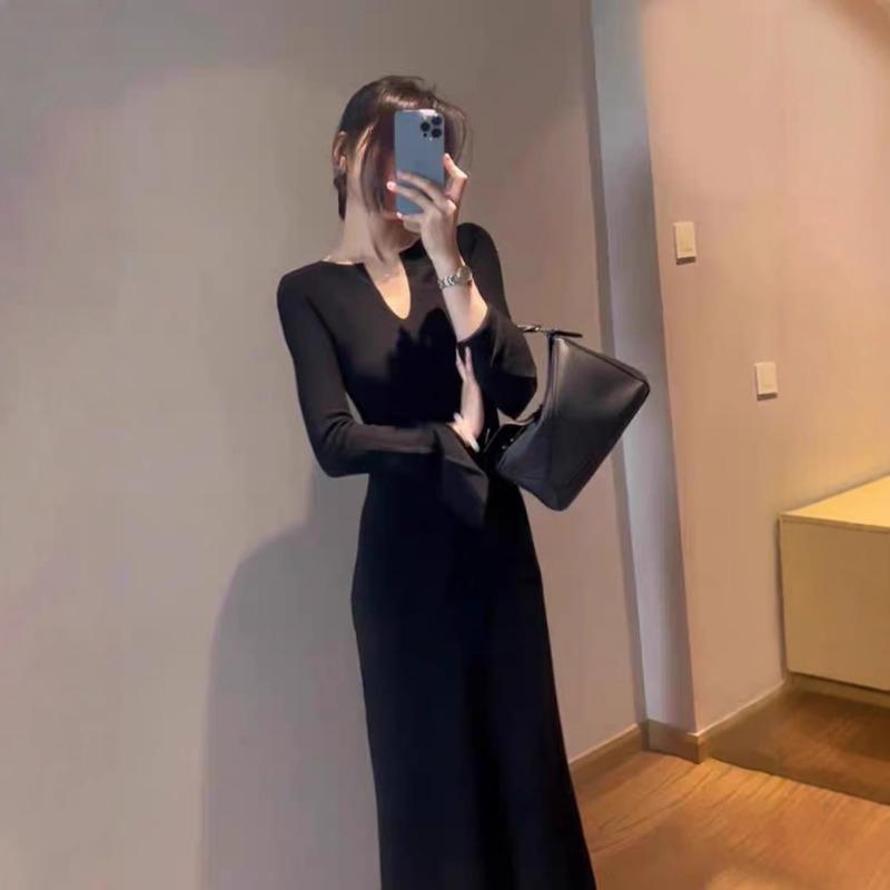 Темпераментное черное трикотажное платье с V-образным вырезом, ощущение высокого класса, суперкрасивая нижняя юбка, юбка с пальто зимой