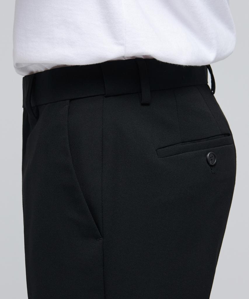 MUSINSA STANDARD Lightweight Tapered Hidden Banding Crop Slacks [Black]