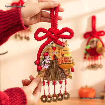 Новое украшение для двери дома: Подарочный набор: кулон "Метла и совок"