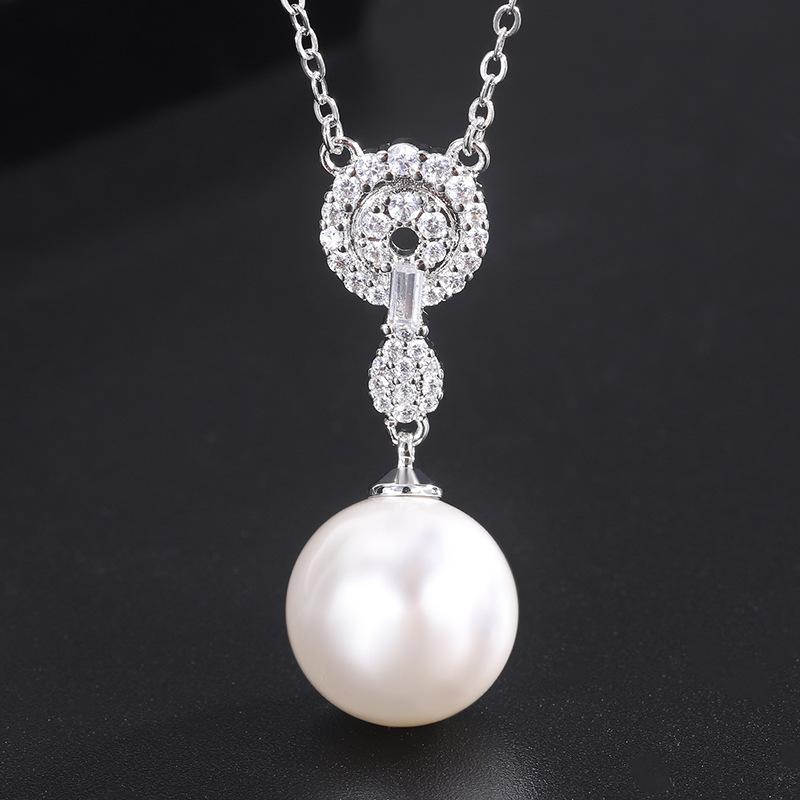 Shell Pearl Earrings White Necklace Pendant Two-piece Set Retro Design Atmospheric Women