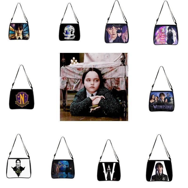 Сумка на плечо Wednesday Addams Famlily в готическом стиле, легкая и удобная для ношения