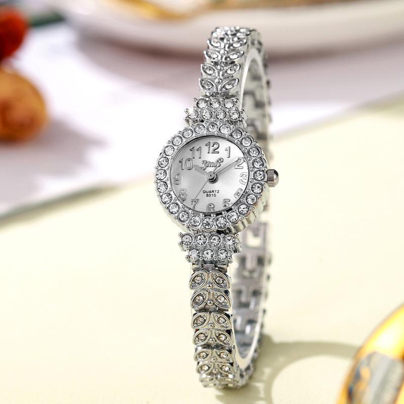 Женские браслетные часы со стразами на ремешке, кварцевые наручные часы, женские часы в подарок, часы с круглым циферблатом