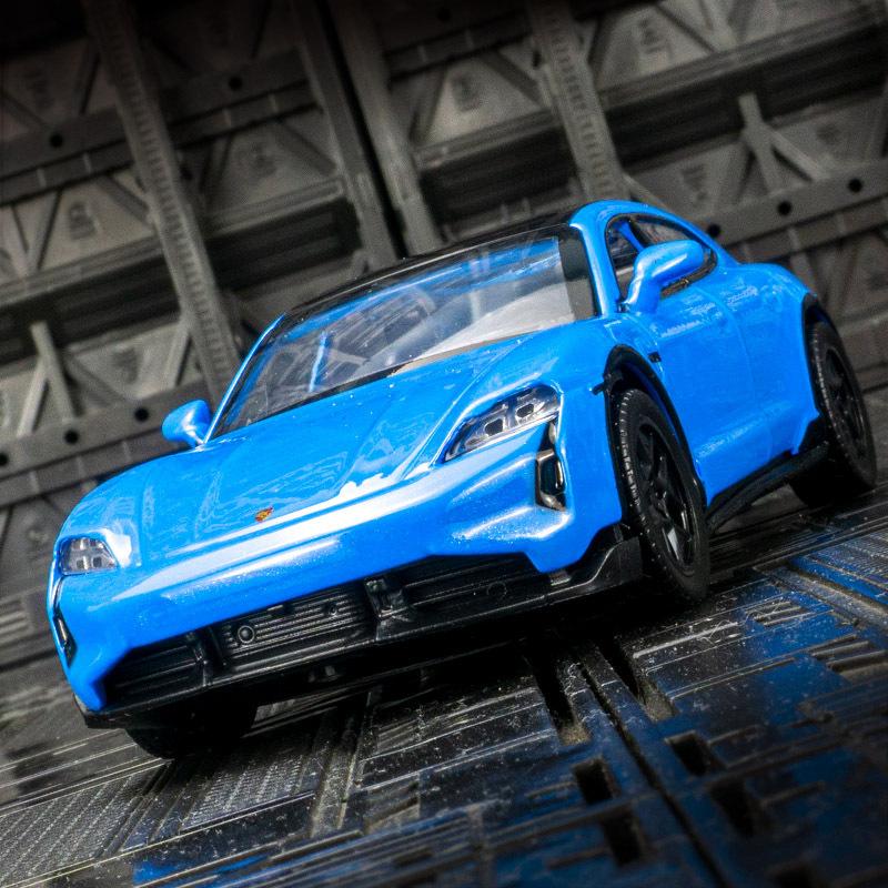 1/36 Porsche Taycan Turbo S Cross Turismo Модель спортивного автомобиля из сплава Литой металл Гоночные автомобили Модель автомобиля Звук Свет Детская игрушка Подарок