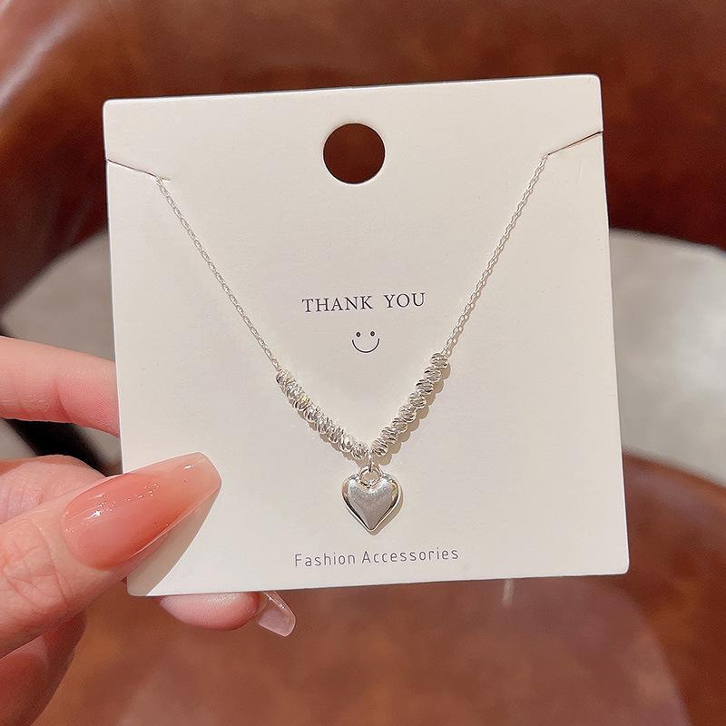 Trendy 3D Heart Necklace: Luxury Striped Bead Clavicle Chain for Women