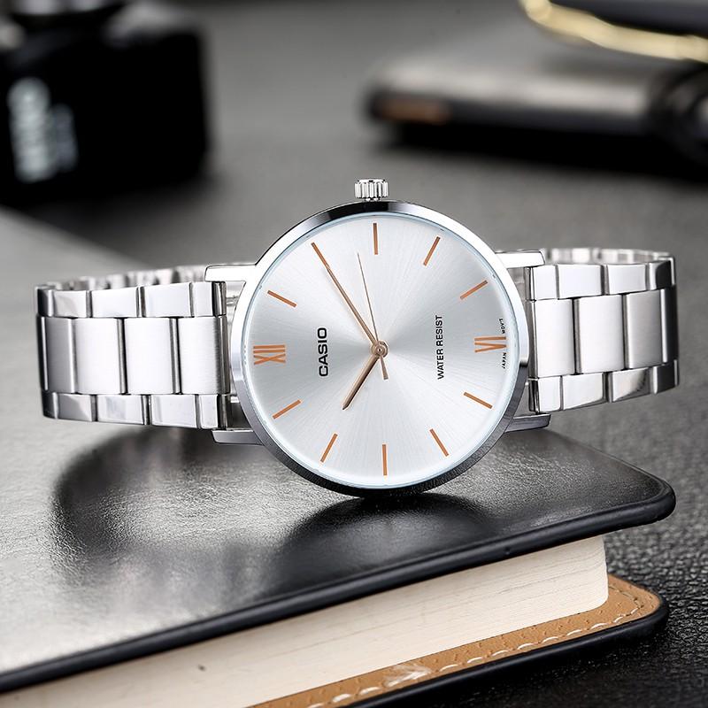 Casio Мужские часы стандартной серии Белые MTP-VT01D-7B MTP-VT01D-7B