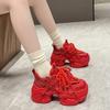Женские блестящие красные массивные кроссовки, зимние теплые меховые туфли на высокой платформе, женские повседневные туфли на танкетке для папы, кожаные спортивные кроссовки 8 см