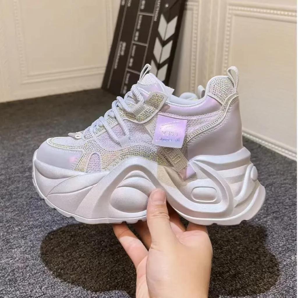 Модная повседневная обувь для женщин 2025 сетчатая дышащая летняя обувь со стразами для спорта