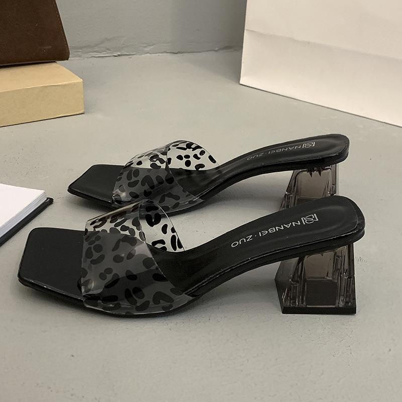 Крутые шлепанцы на толстом каблуке большого размера для женской уличной одежды, лето, новая мода, с принтом, с открытым носком, на высоком каблуке