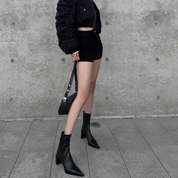 Короткие женские сапоги европейские и американские тонкие сапоги с острым толстым каблуком интернет-знаменитости боковая молния 2024 осень и зима новый высокий каблук эластичный бо