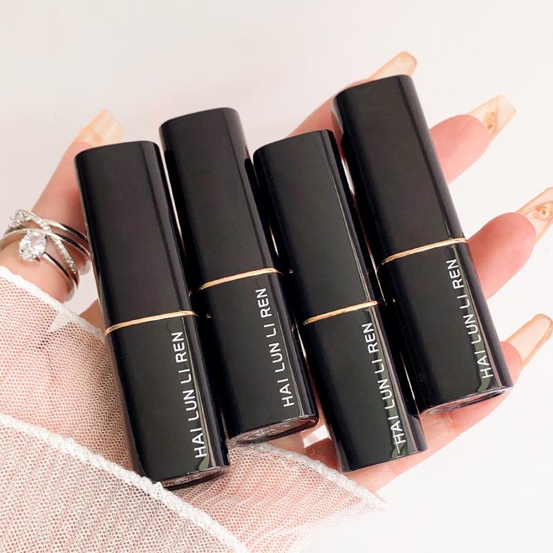 Губная помада Helen Lady Velvet Matte: Маленький черный тюбик, Легко наносится, Косметика отечественного бренда