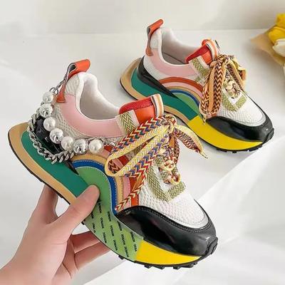 Кроссовки женские на толстой дышащей сетчатой танкетке, повседневные, модные, разноцветные, с металлической цепочкой и бусинами, женские, на платформе, кроссовки для бега