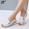 Мода 889 Женские туфли из натуральной кожи повседневные балетки женские балетки на плоской подошве с вырезом и цветочным принтом мокасины женские туфли белые летние