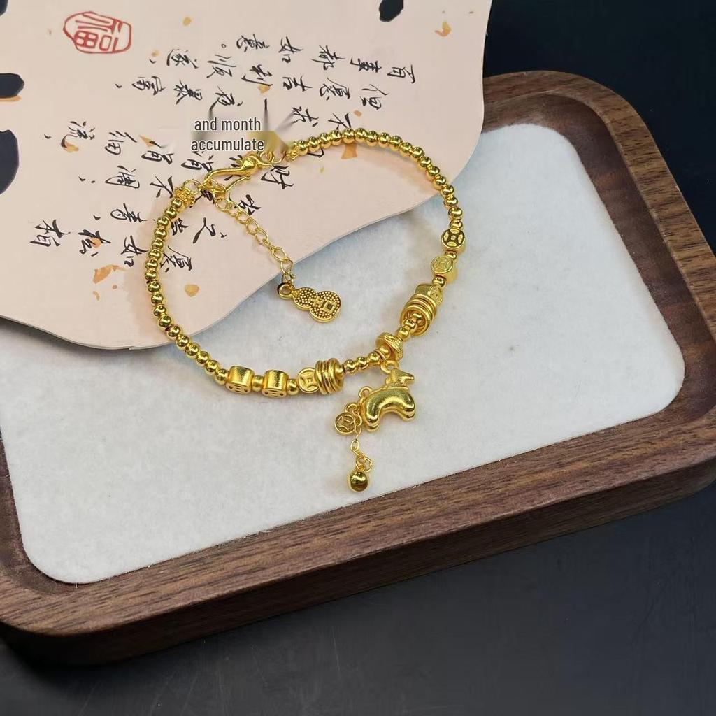 Женский браслет-спираль из монет и бусин с золотым покрытием - Нишевая роскошная бижутерия