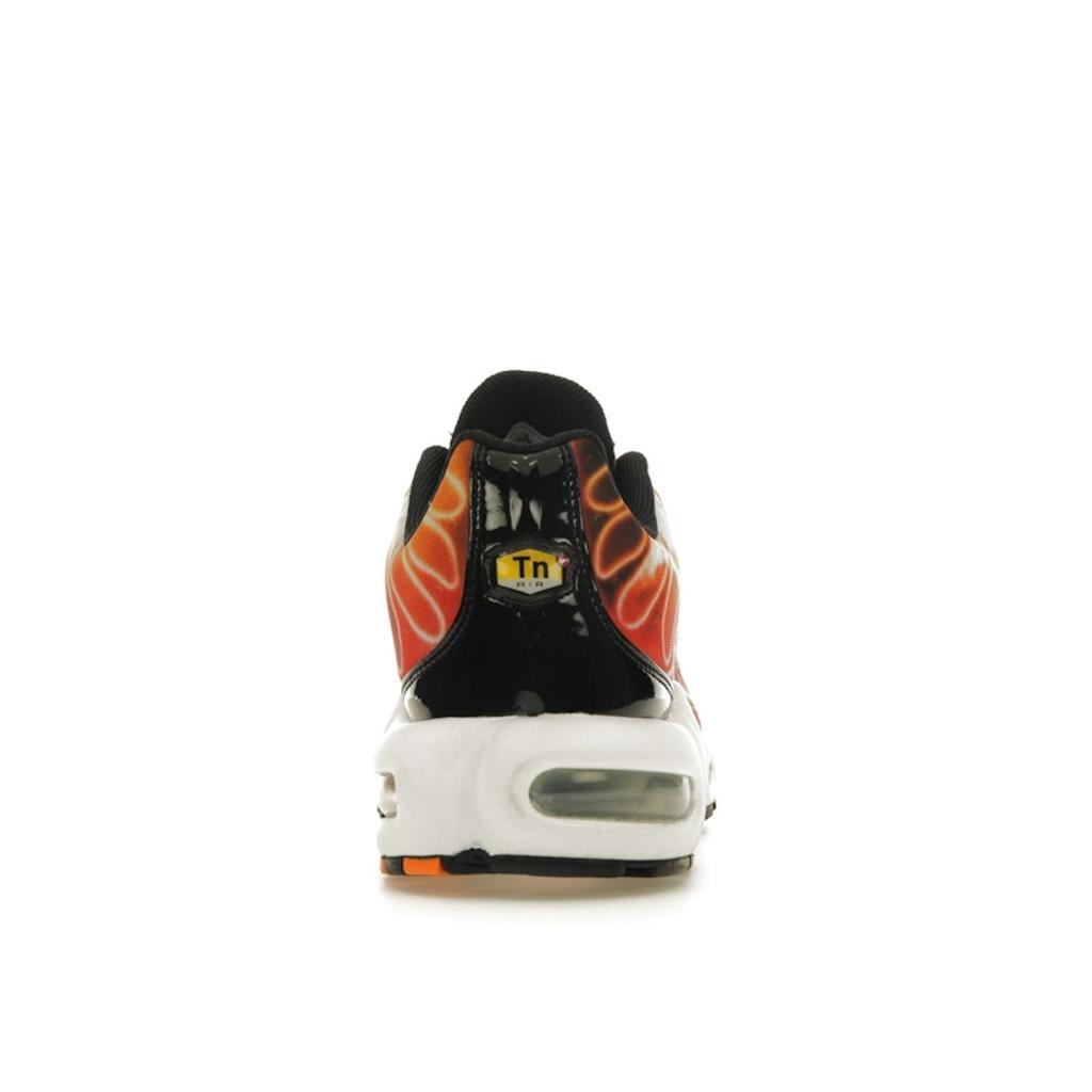 Nike Air Max Plus Light Photography - Спортивный красный мужские кроссовки Оранжевый мандарин Солнечная вспышка DZ3531-600