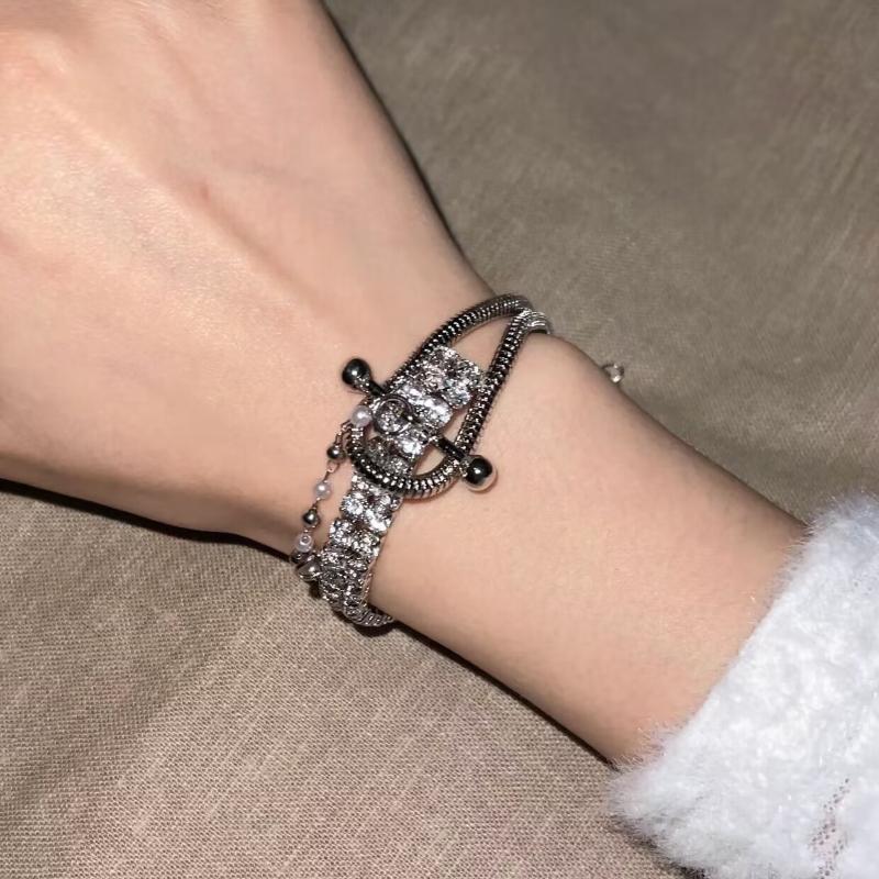 Shiny Choker For Women Luxury Delicate Punk Splicing Chain Necklace Bracelet Temperament Collars Buckle Shape Jewelry