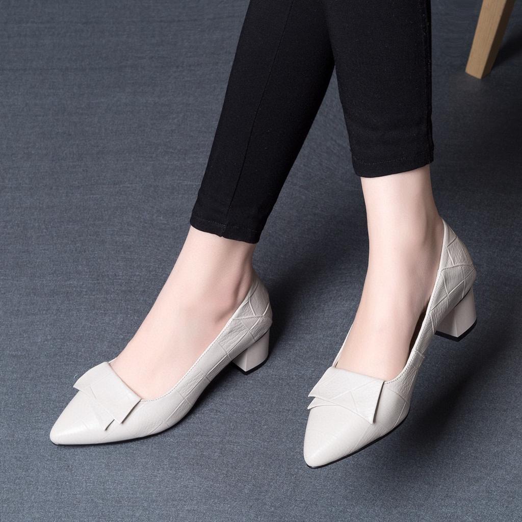 Work Shoes Women's Shoes 2025 Spring New Pointed Middle Heel Square Heel Single Shoes First Layer Embossed Cowhide Professional Women's Single Shoes
