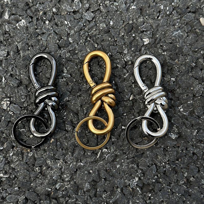 Брелок-подвеска Ainsworth Star с металлическим карабином-украшением