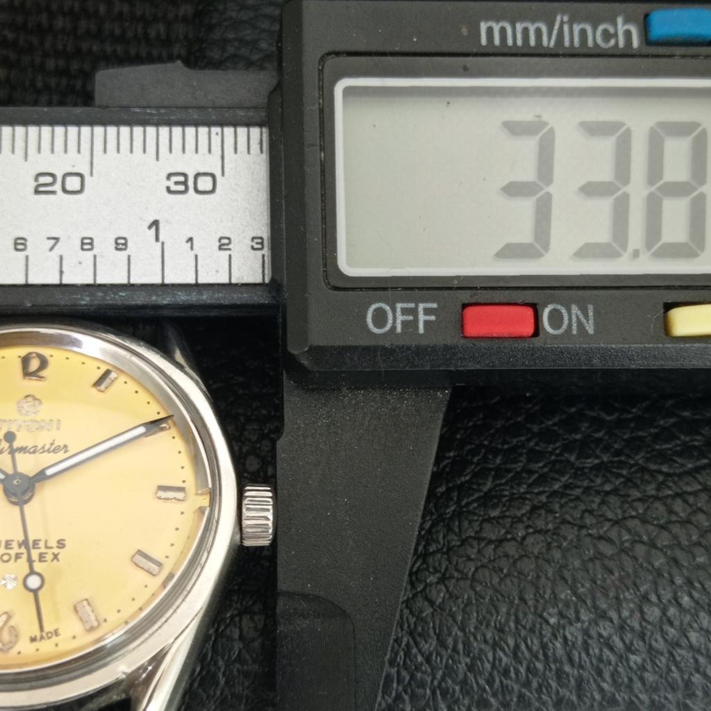 Titoni AIRMASTER TITOFLEX РУЧНОЙ ЗАВОД ВИНТАЖНЫЕ ШВЕЙЦАРСКИЕ МУЖСКИЕ ЖЕЛТЫЕ ЧАСЫ a705115-1