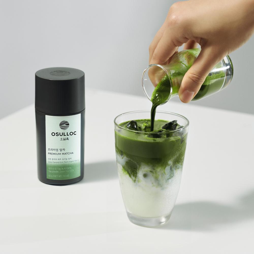 O'Sulloc Premium Matcha — это высококачественный порошковый зеленый чай, изготовленный из органических листьев первого сбора с острова Чеджу.