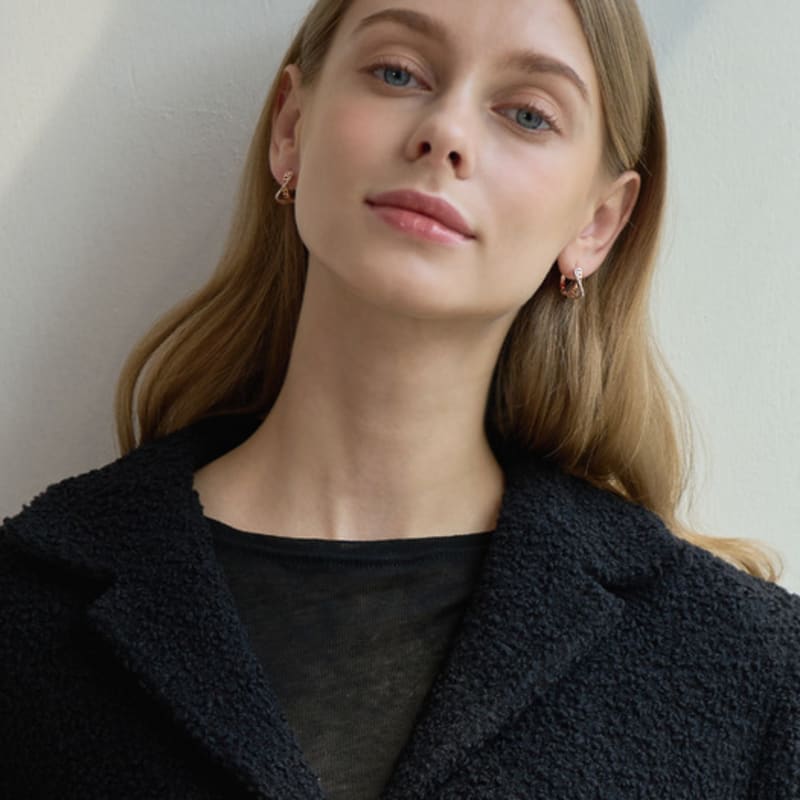 ELLE Jewelry 14K Cubic Motion Earrings (Gold Pin) ELGPEE467