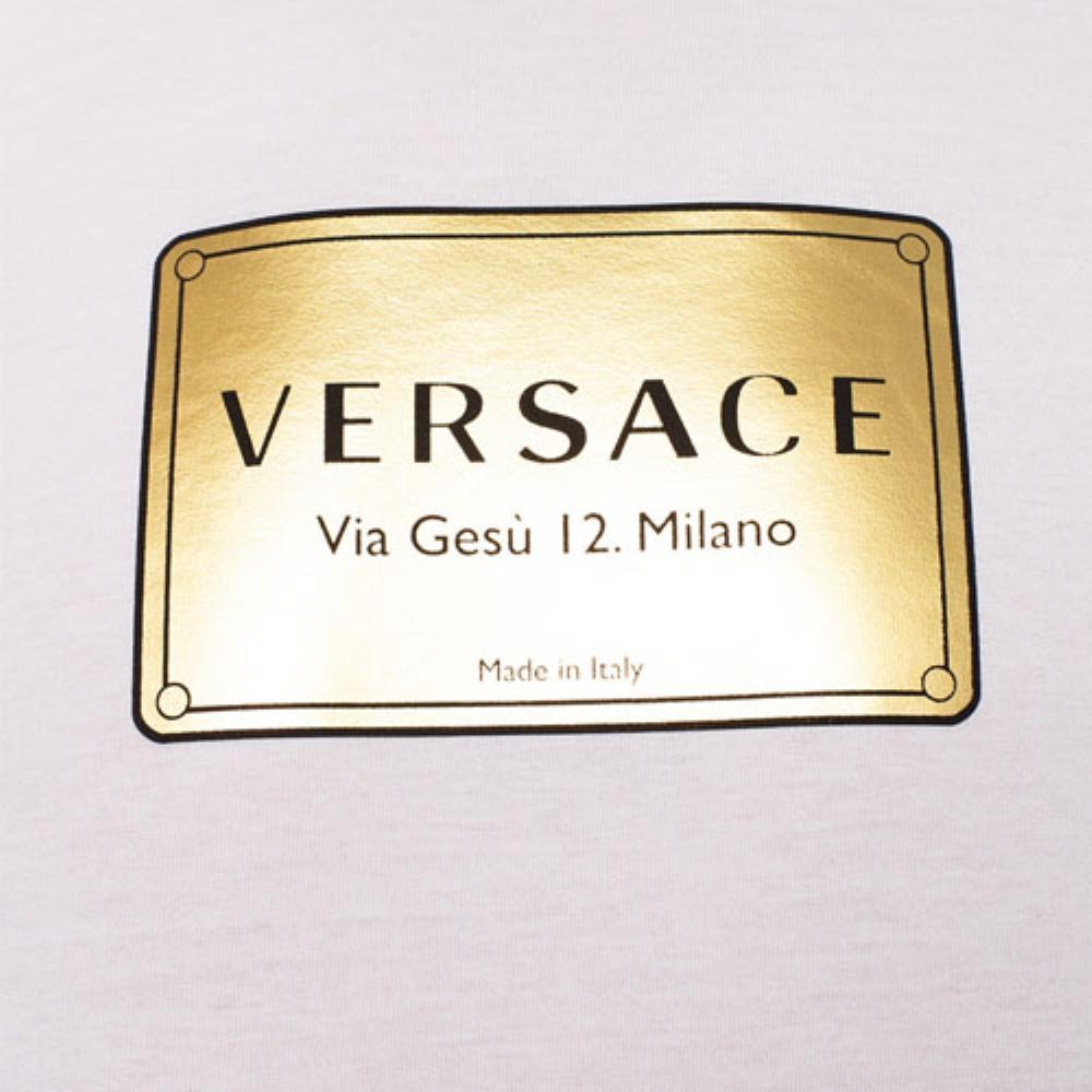 Versace Мужская футболка с коротким рукавом и принтом, белая, с золотой табличкой-логотипом, топ A87387-A228806-A1001