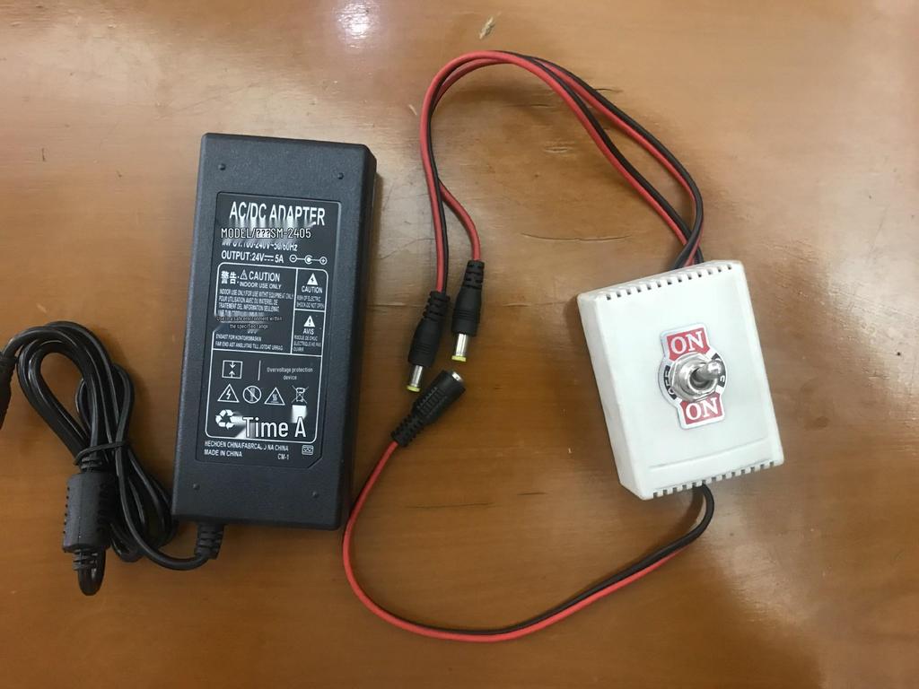 Беспроводной контроллер с поддержкой нескольких напряжений для электрического линейного привода, телескопического подъемника