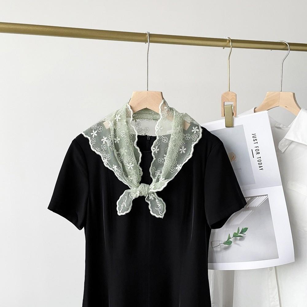Elegant Triangular Scarf Retro Lace Scarf Versatile Silk Scarf for Women