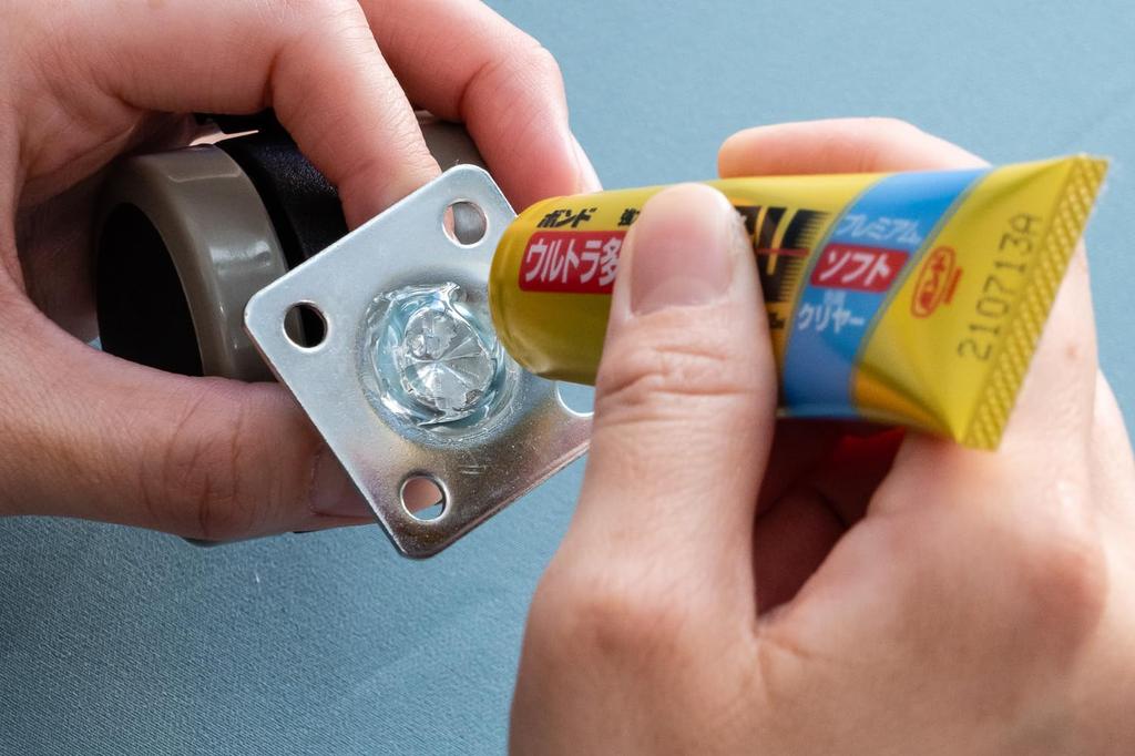 Konishi Bond Ultra Premium Soft 120 мл 5 Сильная адгезия для внутренних и наружных работ и неровных поверхностей, включая влажные зоны, Многоцелевой S/U Прозрачный, #05147,