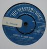 7-дюймовая пластинка JOHNNY NASH - Almost In Your Arms 45POP553 His Master's Vo 1958 UK Поп Б/У