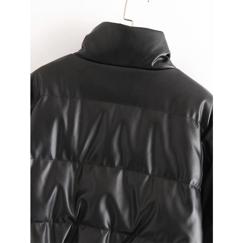 Зимняя кожаная женская короткая хлопковая куртка. Теплая женская модная куртка с воротником-стойкой.