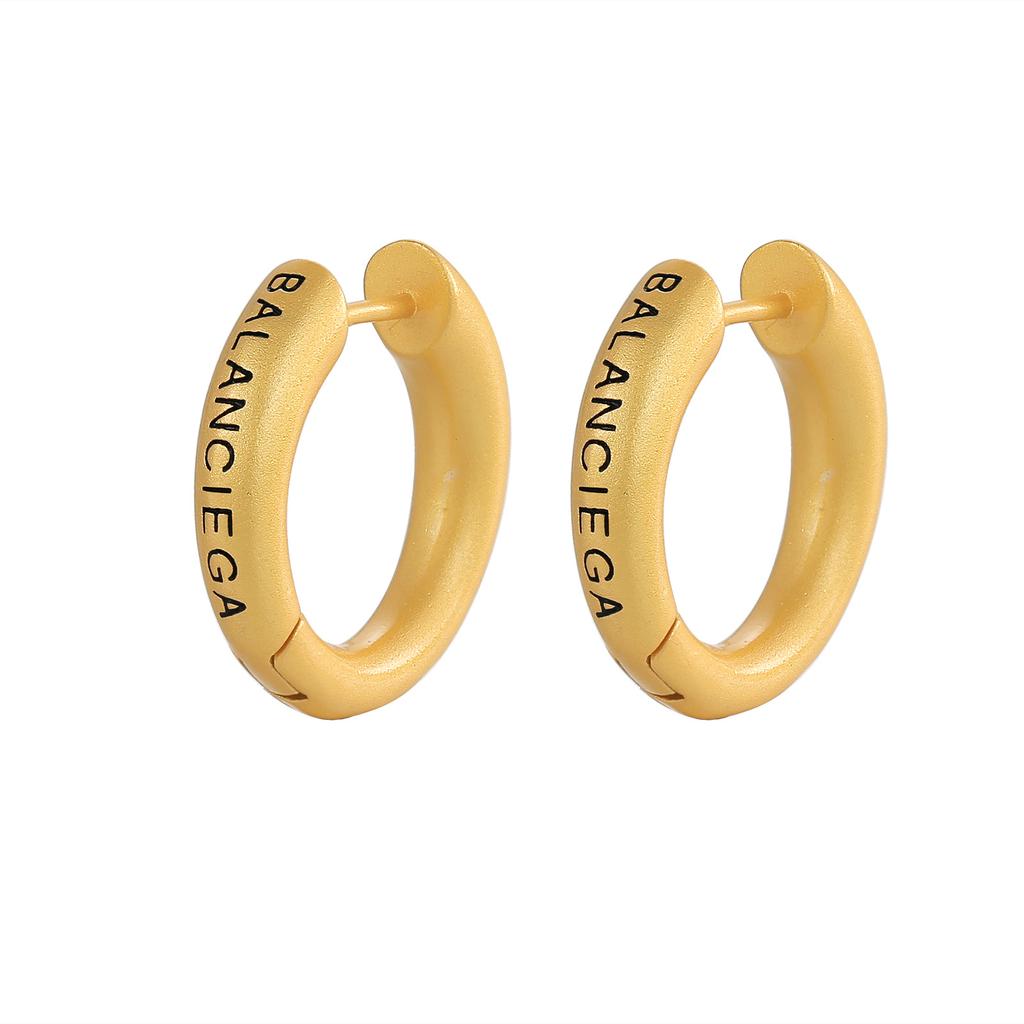 Стильные простые буквы из металла с матовой текстурой, круглые серьги, металлическая холодная ниша, текстура, пряжка для ушей, мода