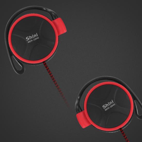 Проводная гарнитура Creative с чувствительной защитой от намотки и шумоподавлением