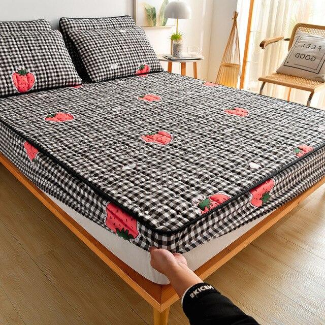Quilted Bedspread Mattress Cover Printed Non Slip Mattress Protector Dust Cover Bedding Essentials